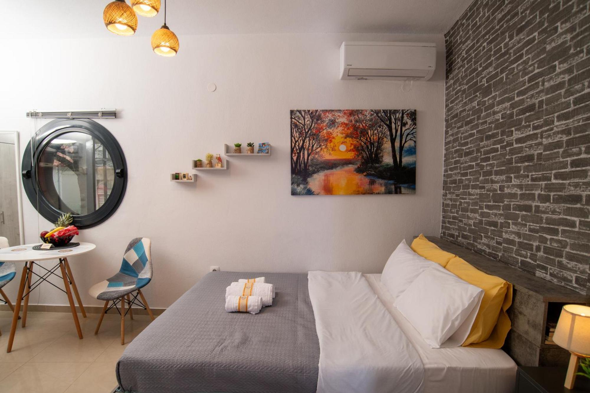 & Riverfront 1 Apartment